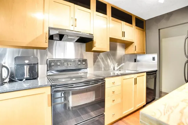 823 19 Ave #405, Calgary 4