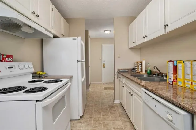 4501 51 St #208, Leduc 2