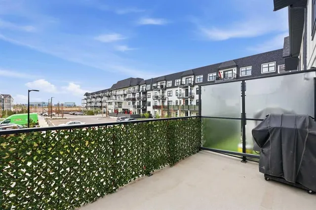 11 Les Jardins Pk, Calgary 5