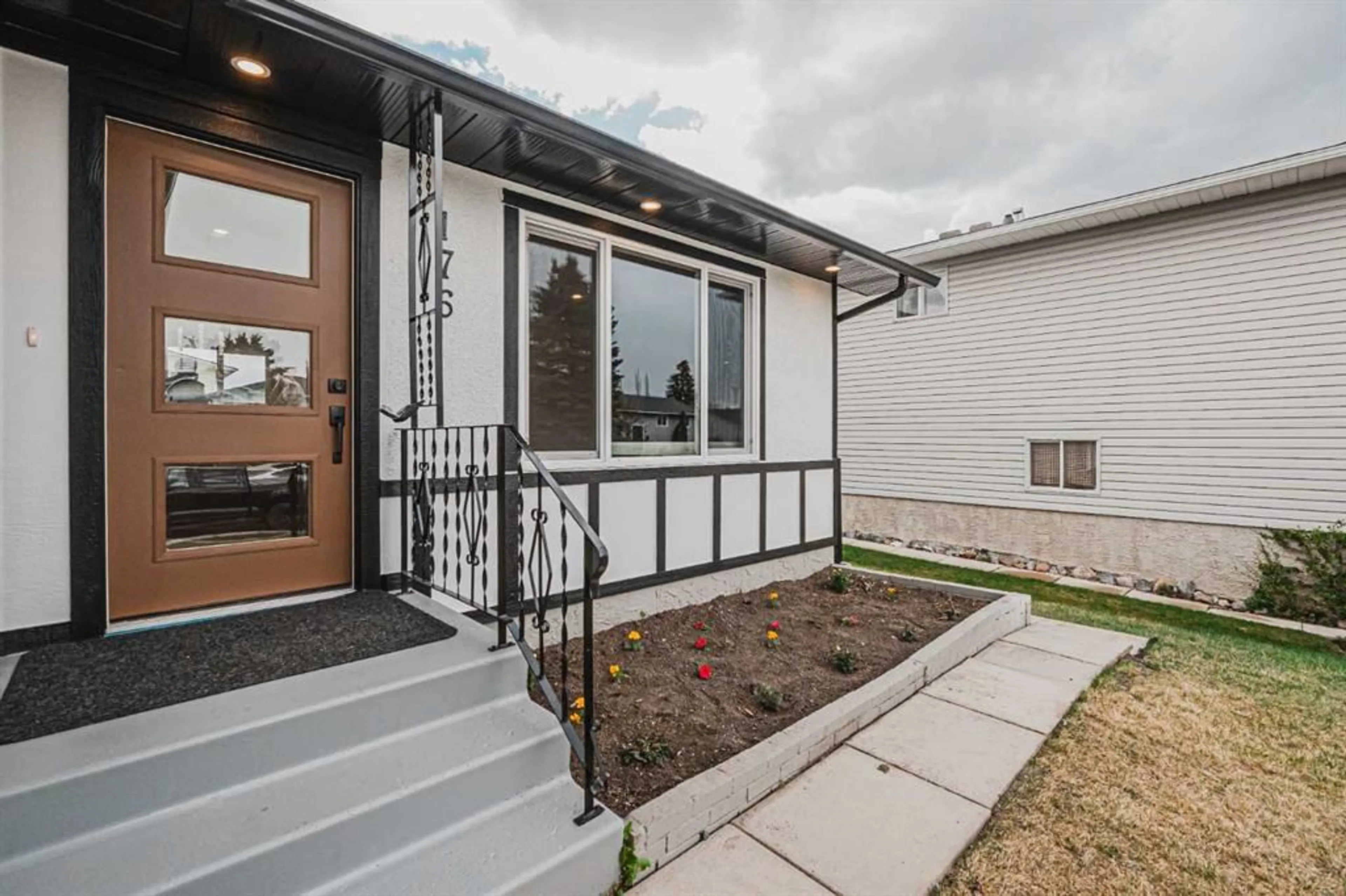 pillar/IMG-A2311767_3.jpg