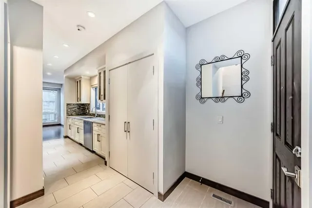 3825 1 St, Calgary 3