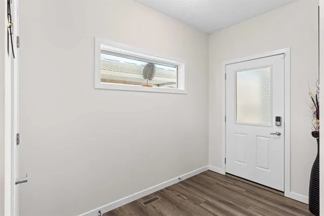 492 Chinook Gate Sq, Airdrie 5