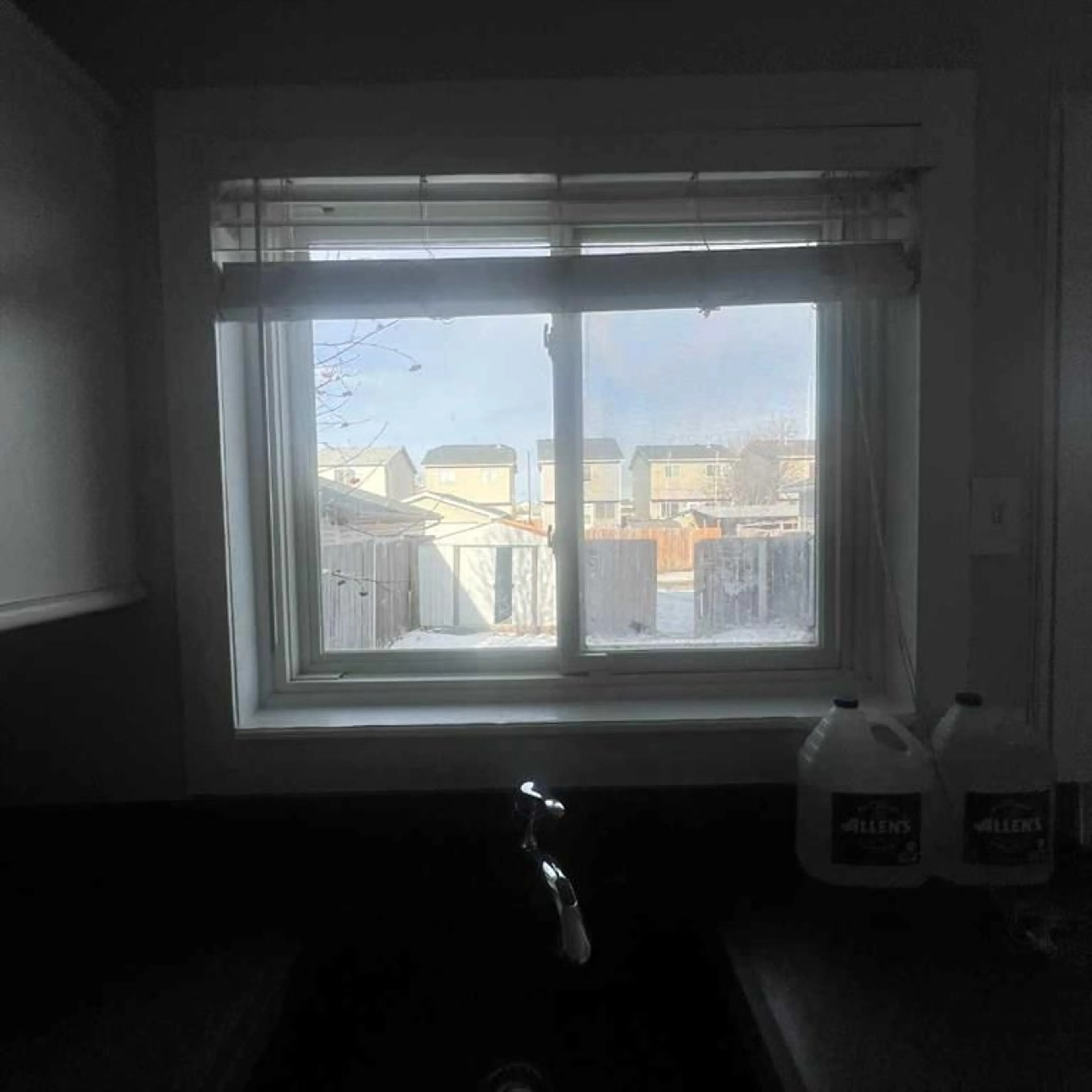 pillar/IMG-A2312233_3.jpg