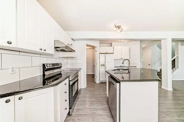 13 Harvest Park Pl, Calgary 4