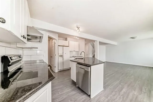 13 Harvest Park Pl, Calgary 5