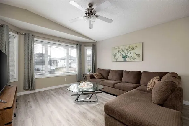 150 Pacific Cres, Fort McMurray 2