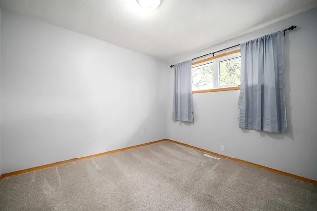 5716 53 St, Taber 5