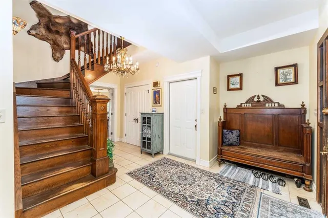 533 1st St, Canmore 5