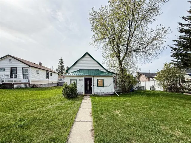 2031 18 Ave, Bowden 2