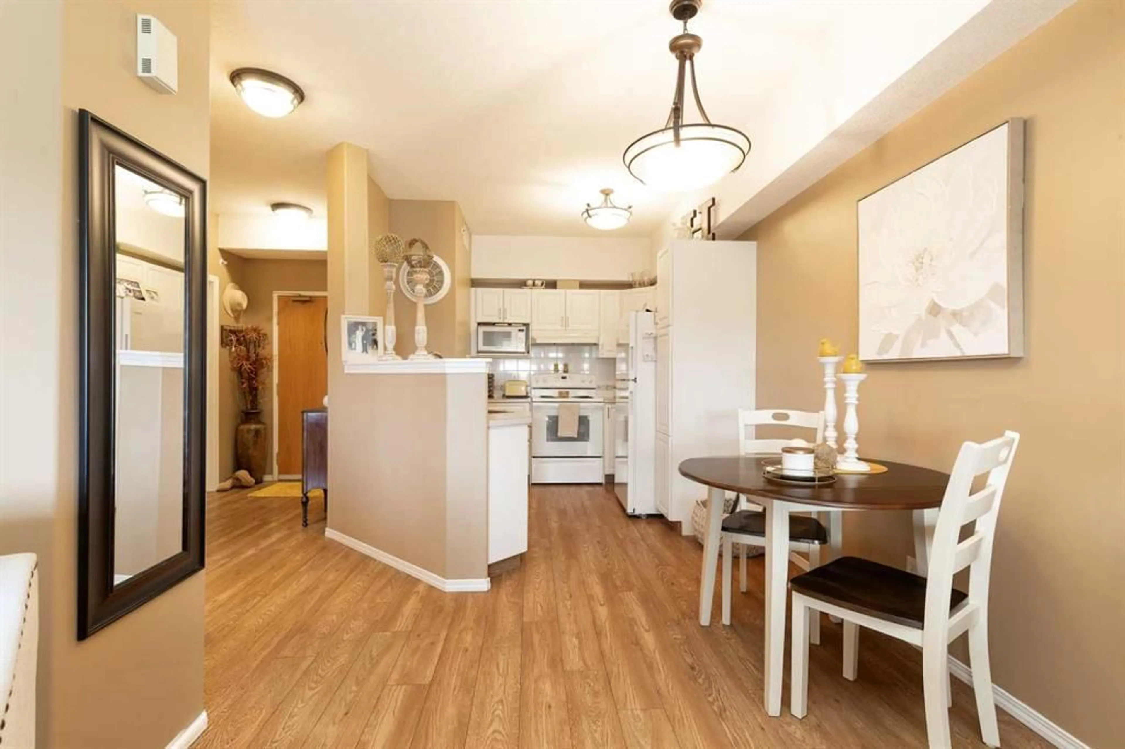 pillar/IMG-A2313328_5.jpg