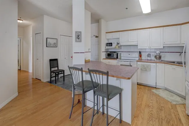 4835 Dalhousie Dr #105, Calgary 5