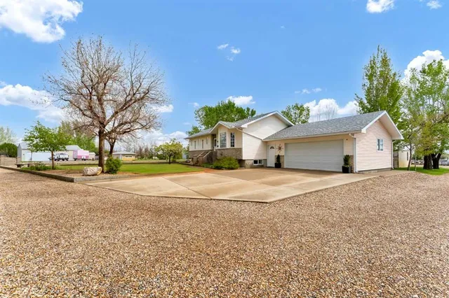 5 - 6219A Highway #3, Rural Cypress County 3