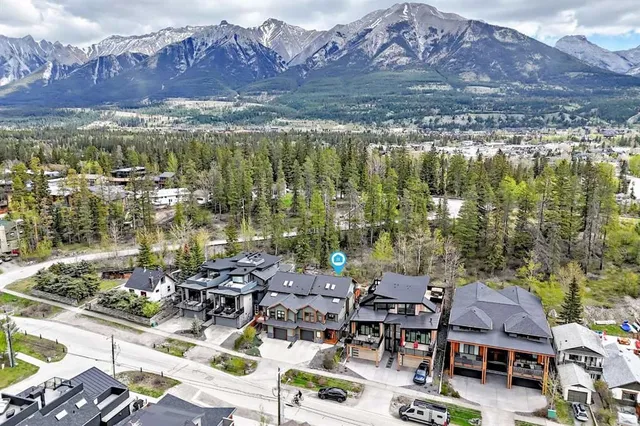 272 Three Sisters Dr #B, Canmore 5
