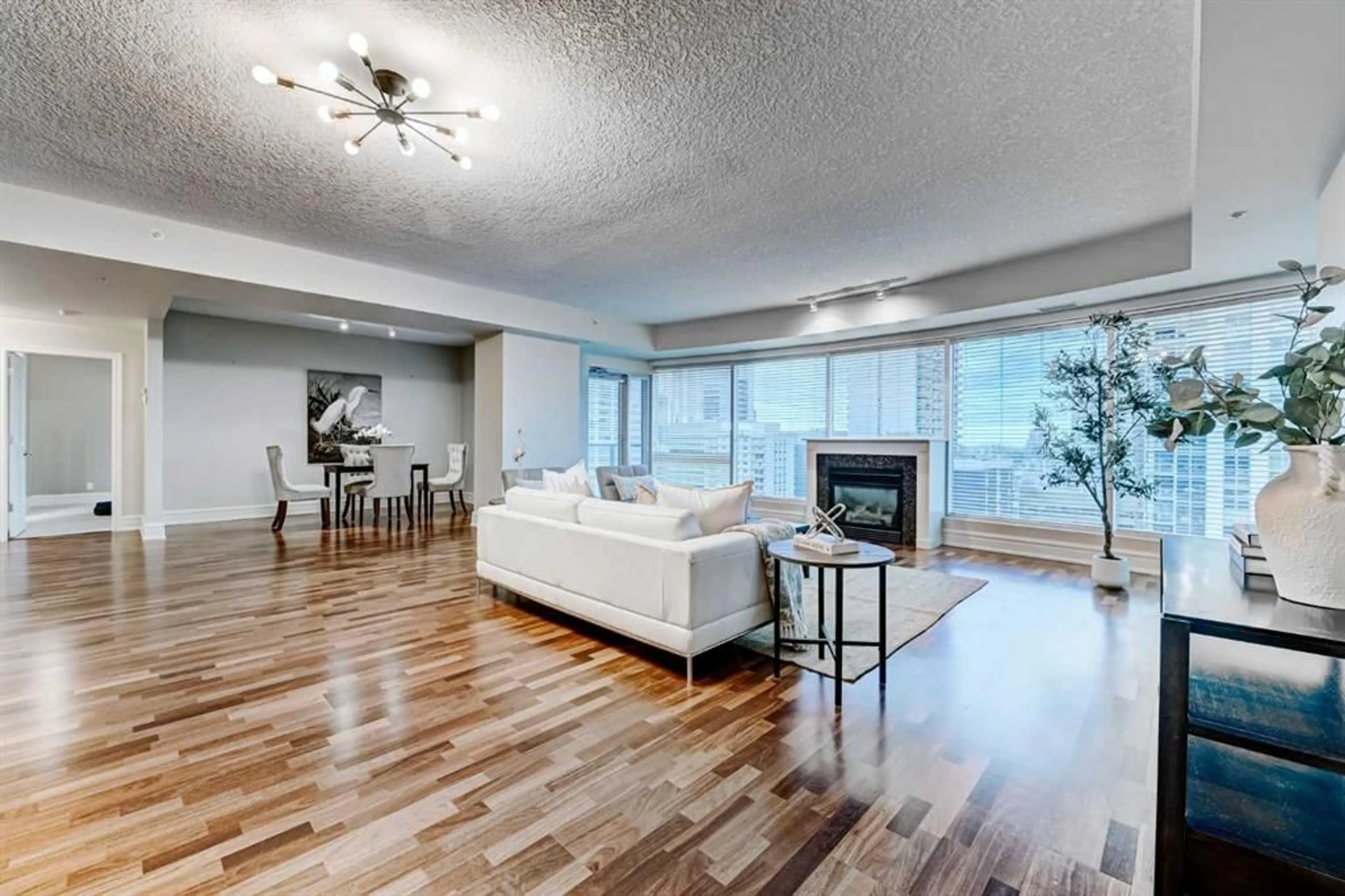 pillar/IMG-A2313539_4.jpg