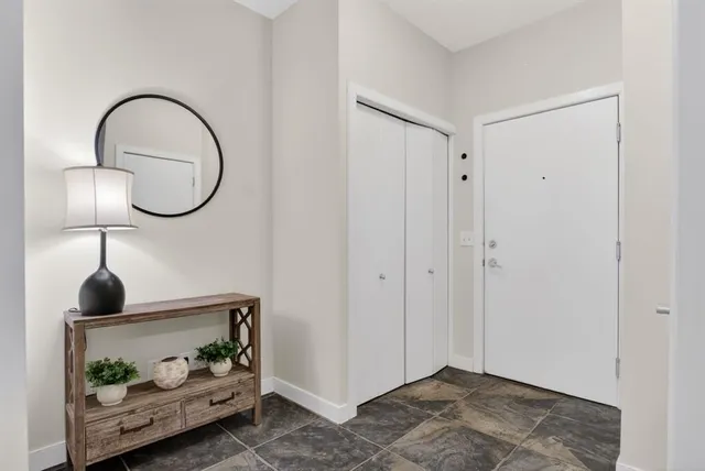 2420 34 Ave #106, Calgary 2