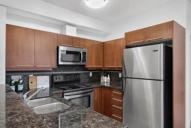 2420 34 Ave #106, Calgary 5