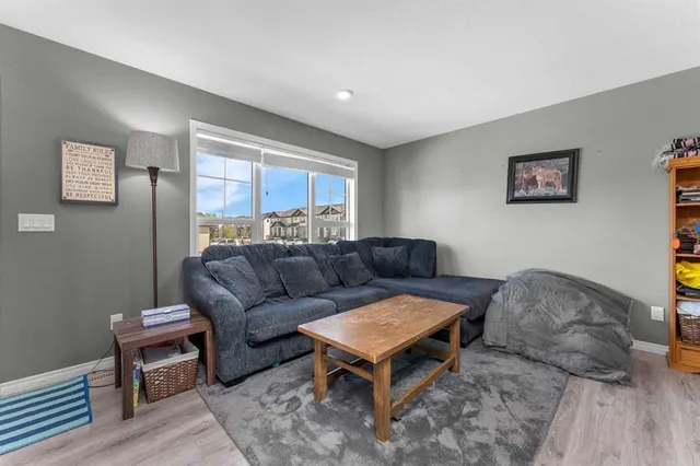 22 Hawthorn Pl, Sylvan Lake 5