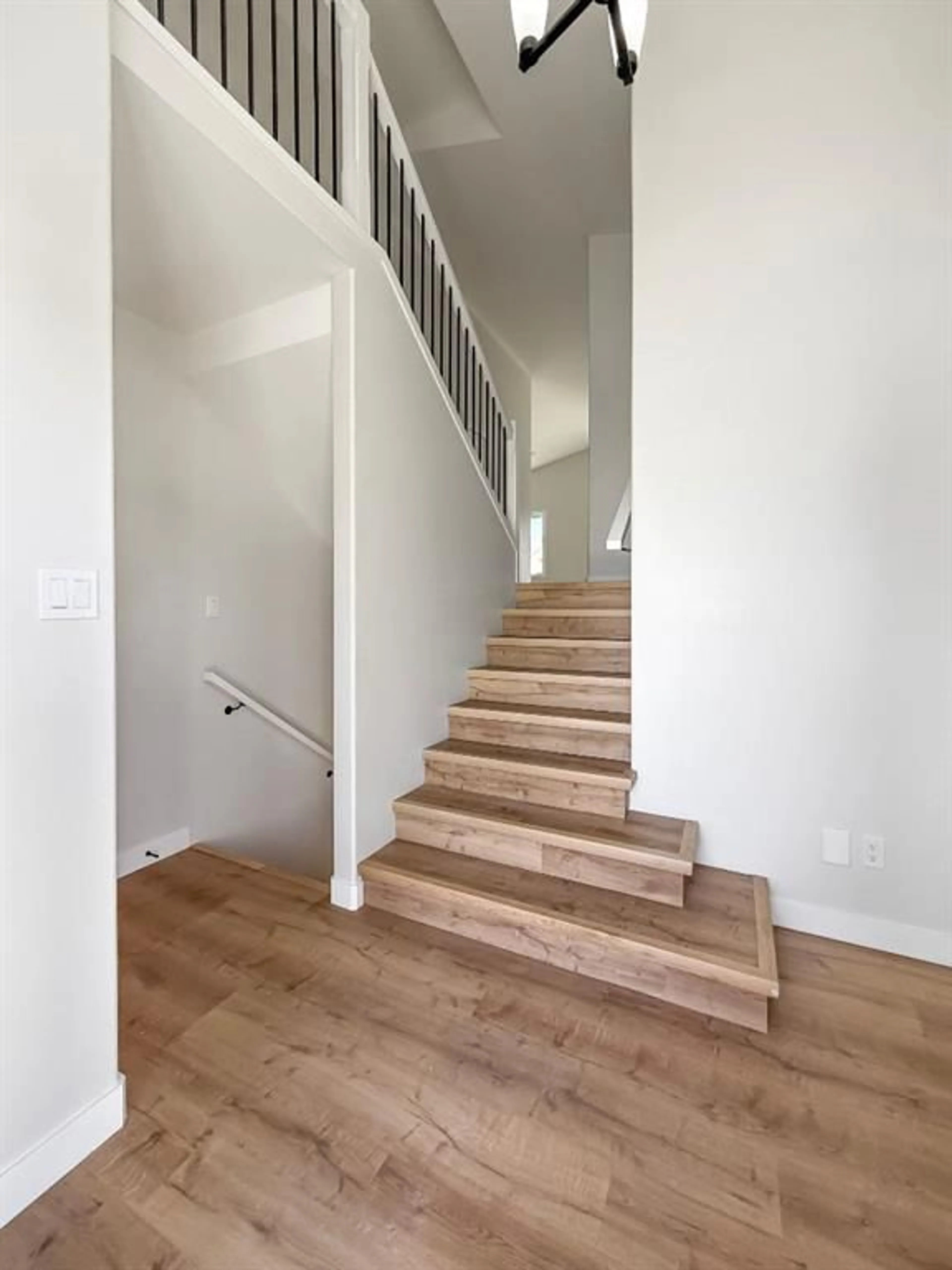 pillar/IMG-A2314569_4.jpg