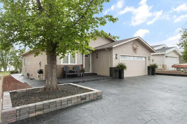 654 Lakeside Dr, Rural Vulcan County 5