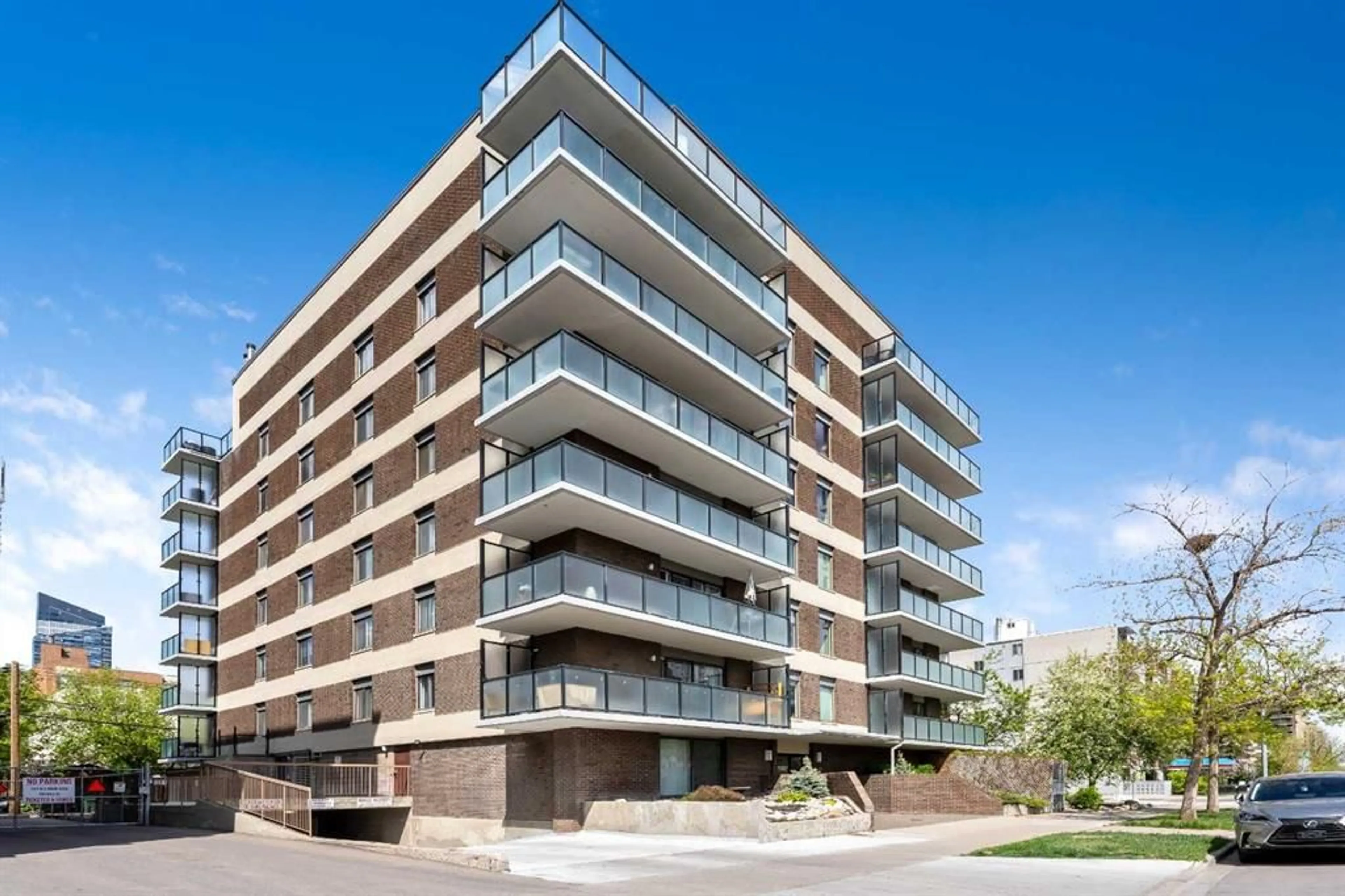 pillar/IMG-A2314642_1.jpg