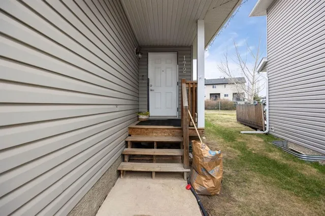172 Cinnamon St, Fort McMurray 2