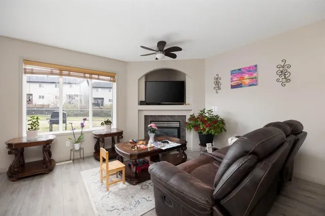 172 Cinnamon St, Fort McMurray 4
