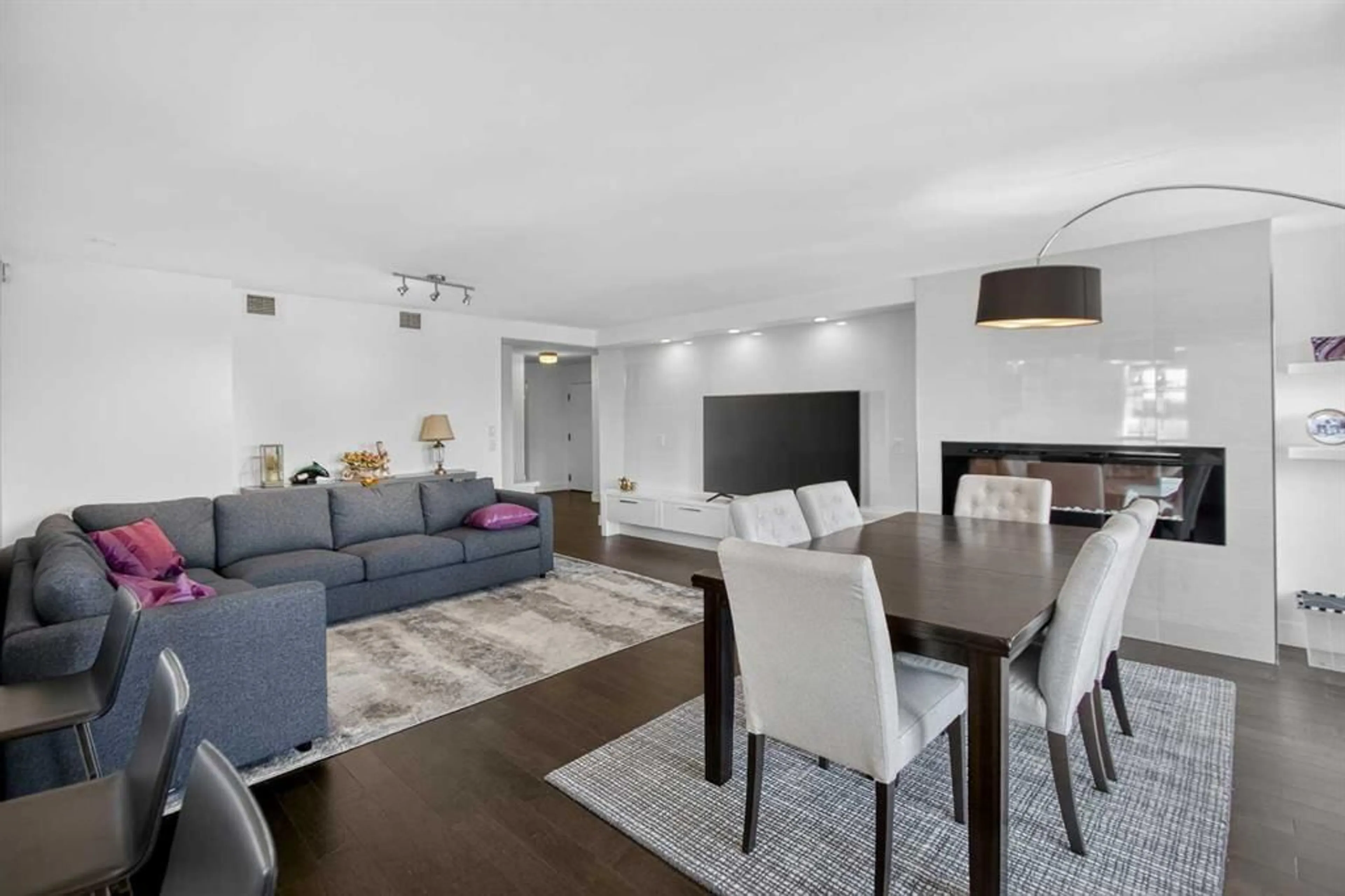 pillar/IMG-A2314761_4.jpg