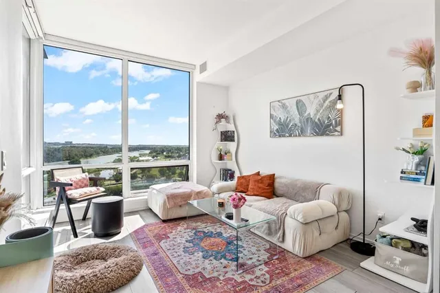 615 6 Ave #808, Calgary 3