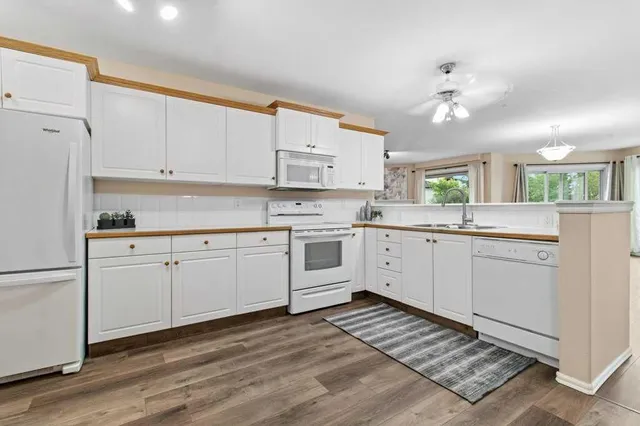 6118 53 Ave #211, Red Deer 3