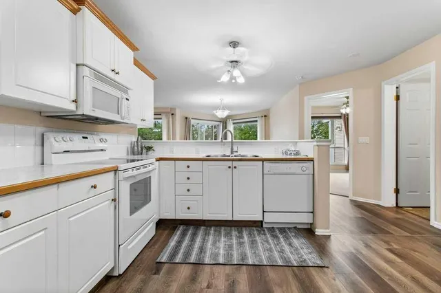 6118 53 Ave #211, Red Deer 4