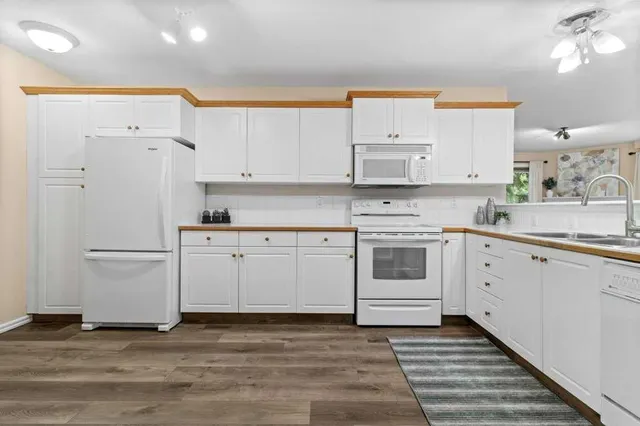 6118 53 Ave #211, Red Deer 5