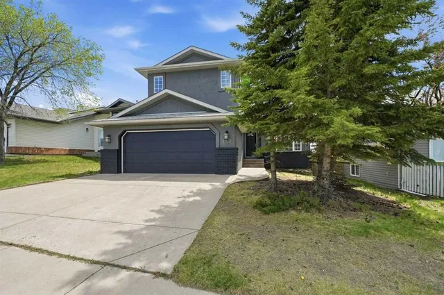142 Elizabeth Way, Airdrie 2