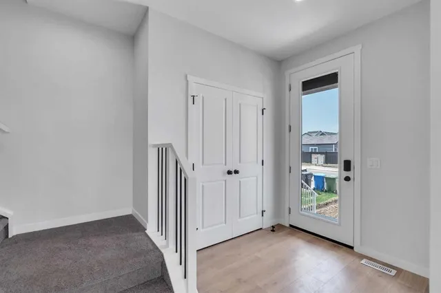 76 Heirloom Dr, Calgary 4