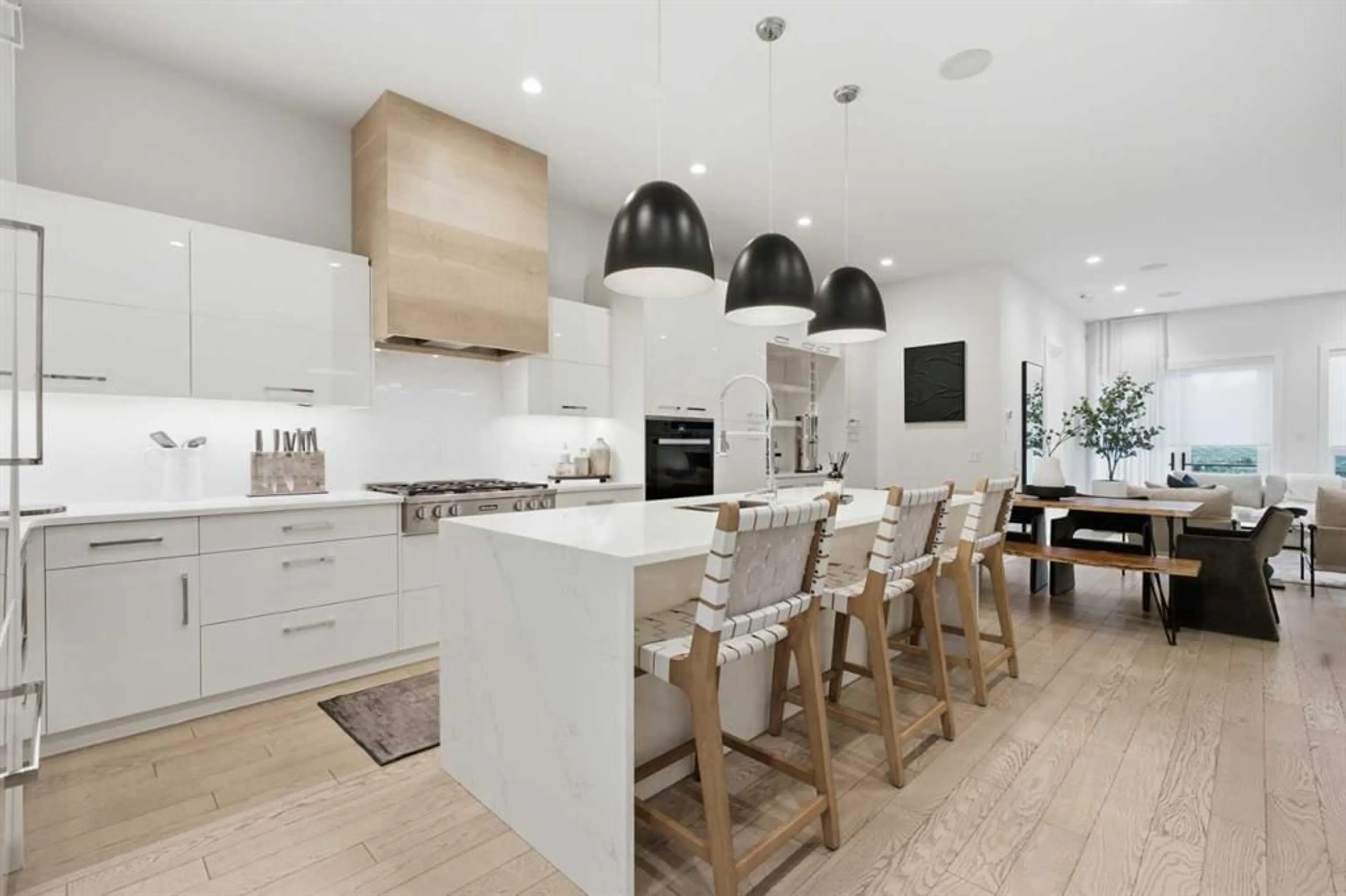 pillar/IMG-A2315733_1.jpg