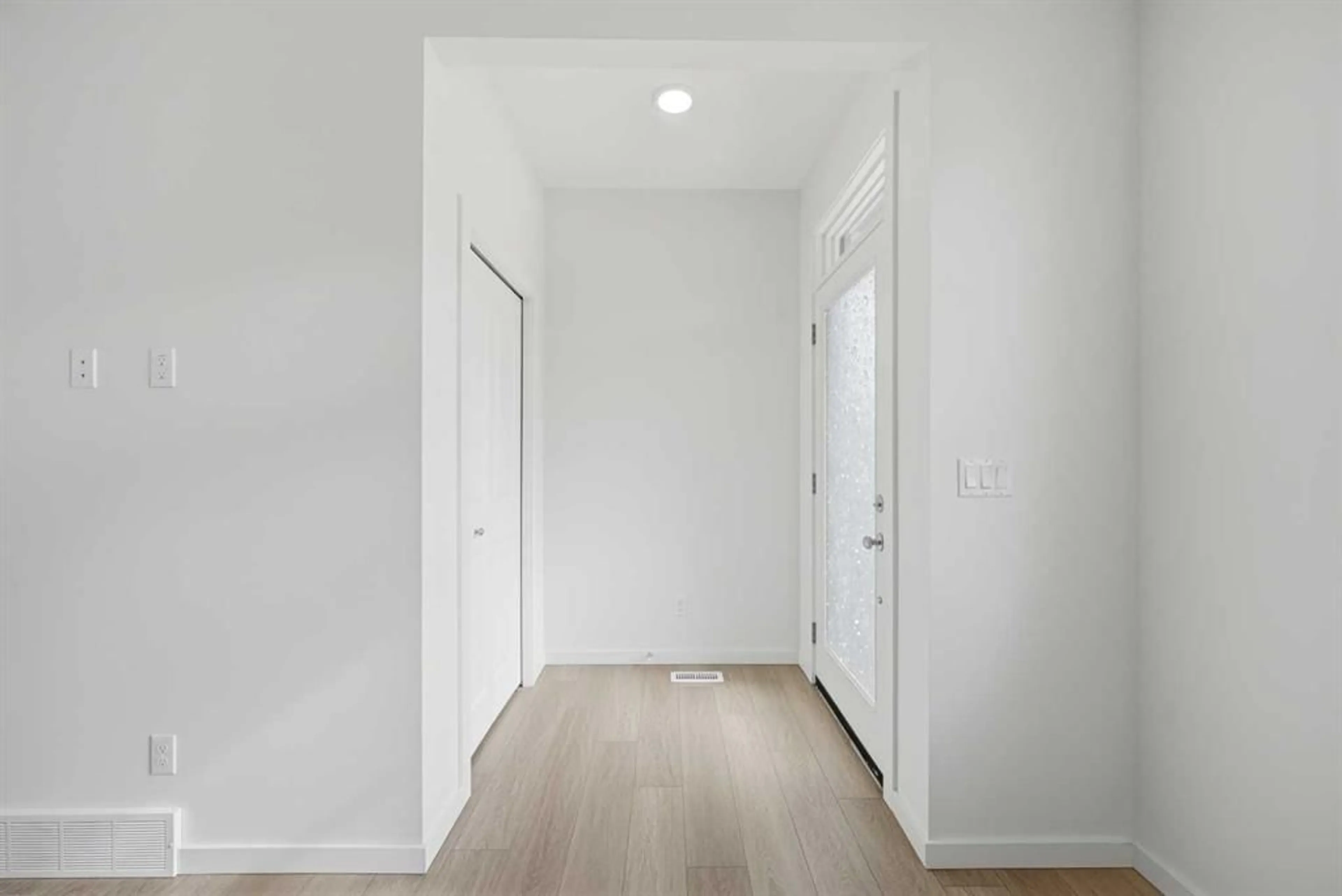 pillar/IMG-A2315987_2.jpg