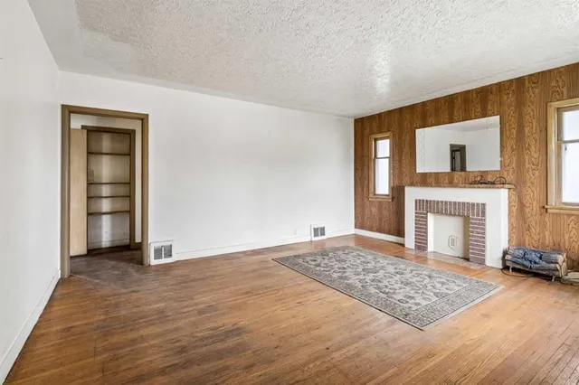 1228 Bantry St, Calgary 4