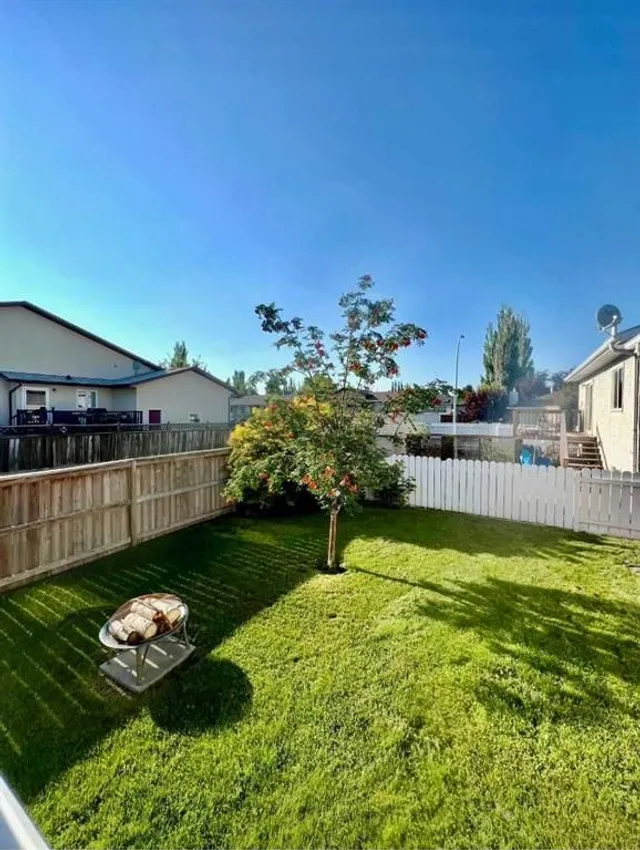 719 Parkland Dr, Brooks 4