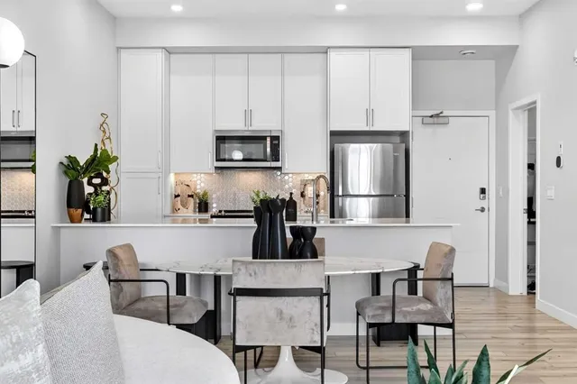 255 Les Jardins Pk #408, Calgary 5
