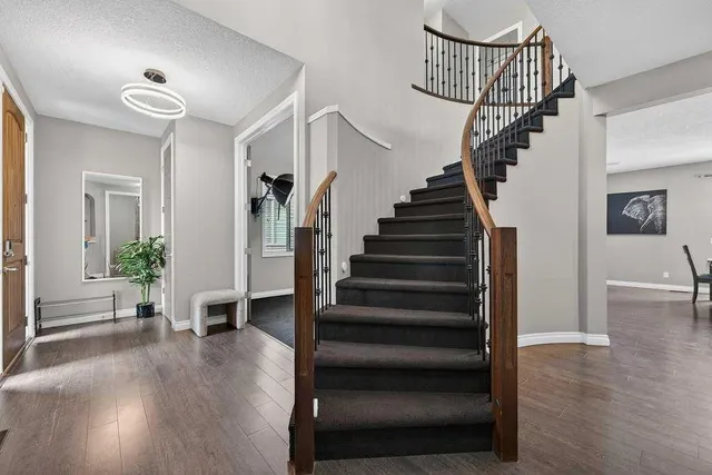 76 Rainbow Falls Blvd, Chestermere 3