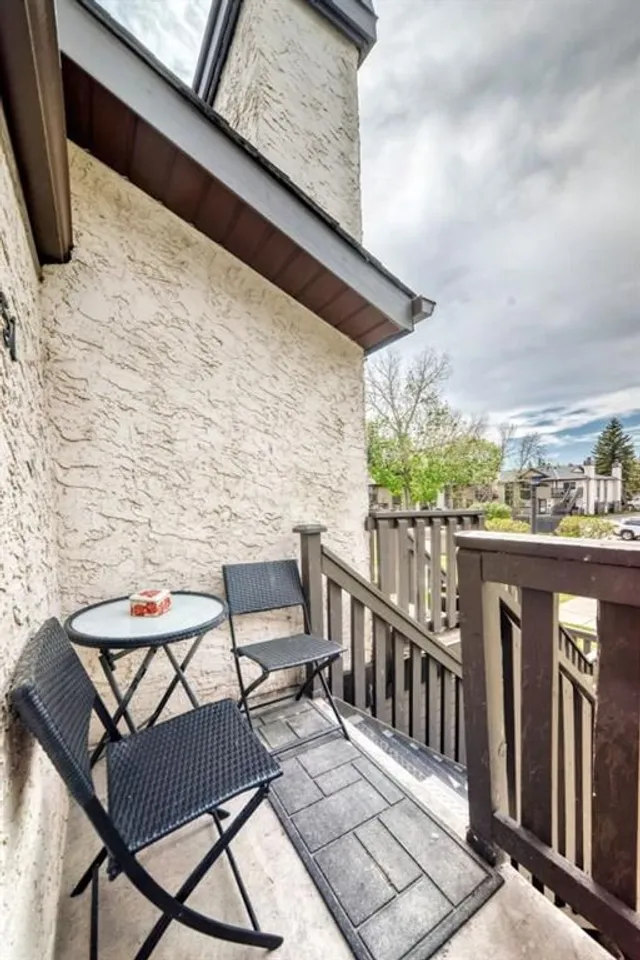 51 Cedar Springs Gdns, Calgary 4