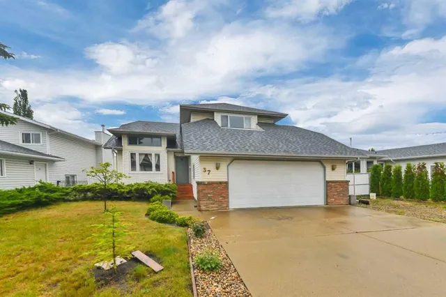 37 Denovan Cres, Red Deer 2