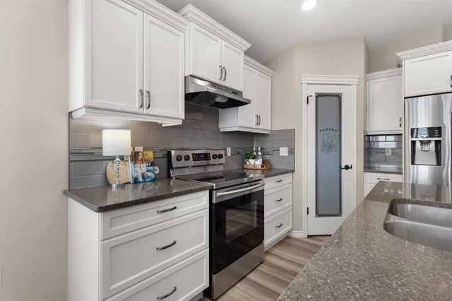 220 Sierra Rd, Medicine Hat 5
