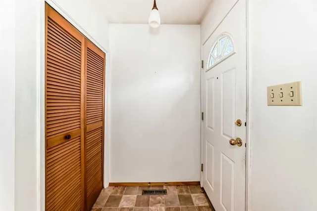 1106 Ninga Rd, Calgary 5