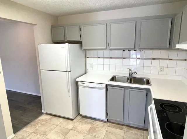 81 Cedar Springs Gdns, Calgary 5
