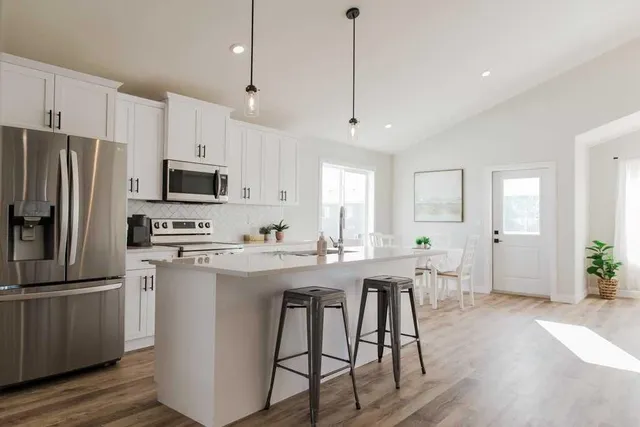 9541 114 Ave, Clairmont 3