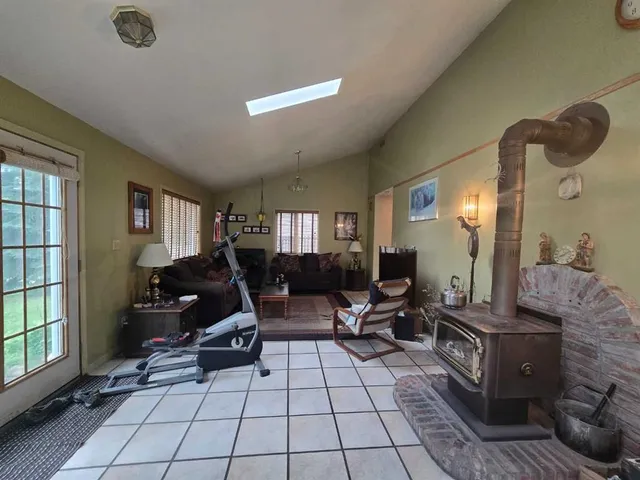 5106 Center Avenue, Robb 4