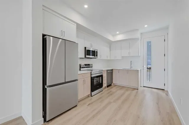 3550 45 St #103, Calgary 3