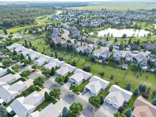 601 Riverside Dr, High River 5