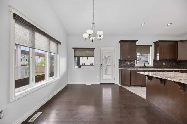 17 Viceroy Cres, Olds 5