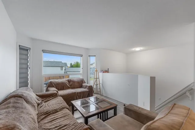 215 Carmel Close, Calgary 5